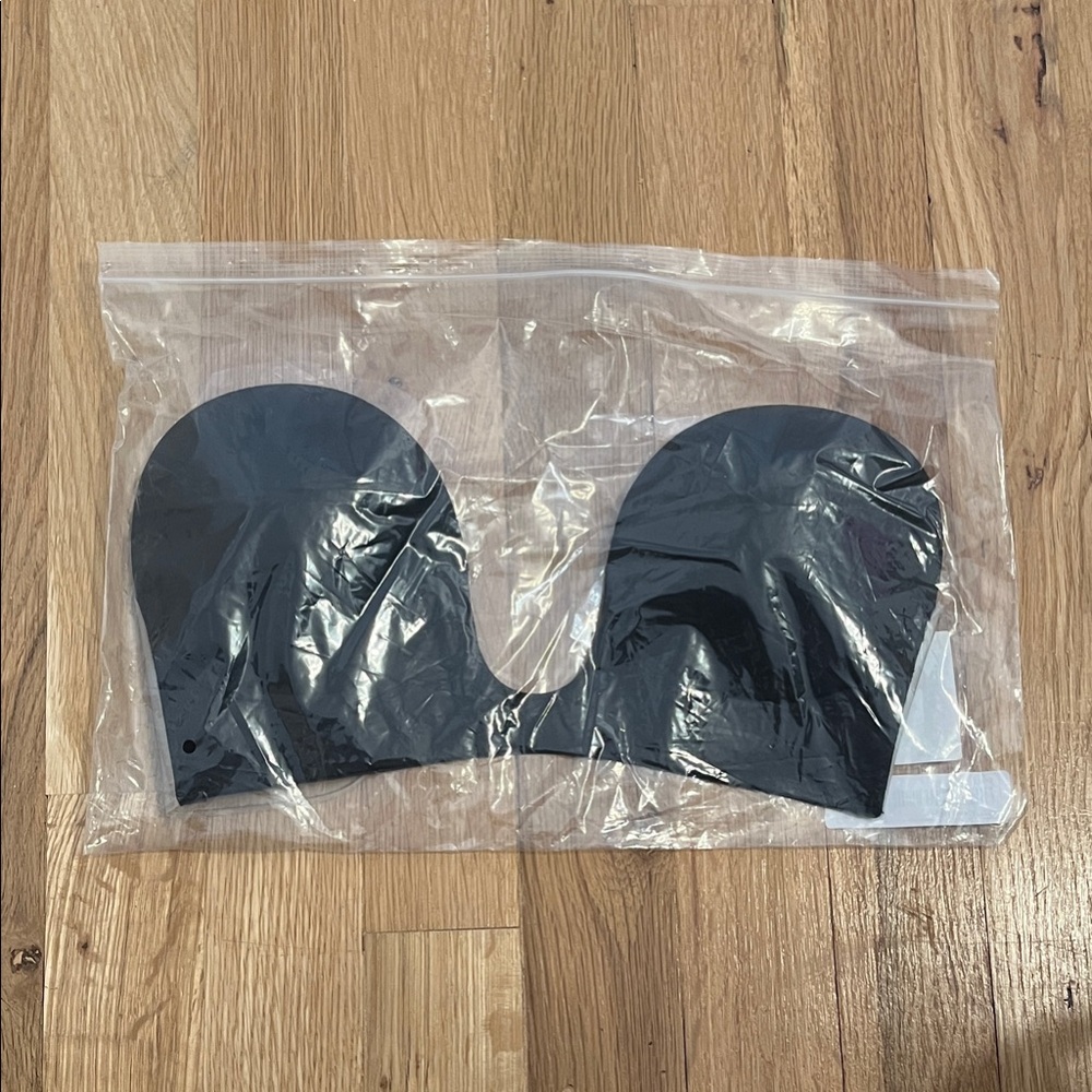 Black Strapless Adhesive Bra